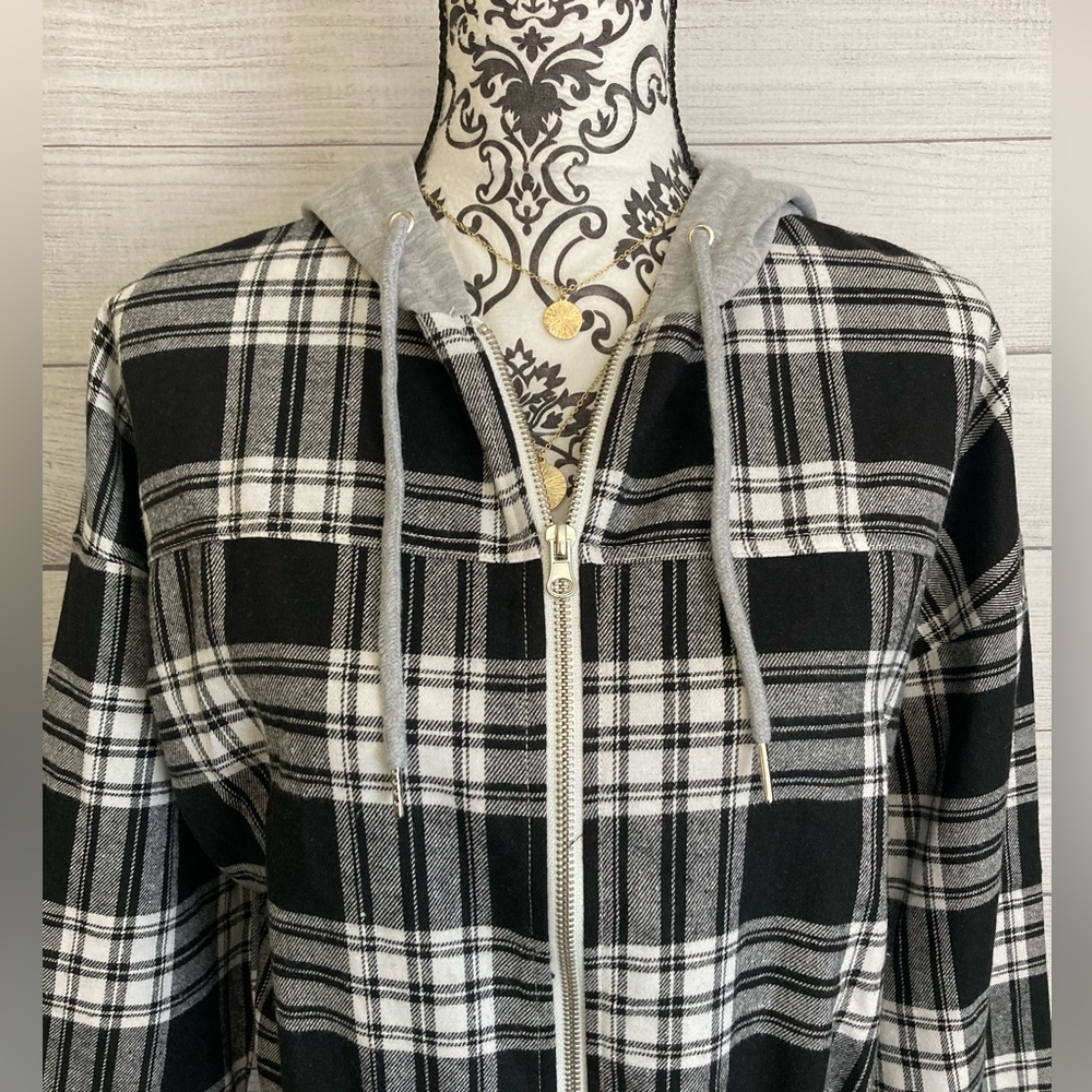 NEW LOOK | NWT Women’s Plaid Cropped Zip Up Hoodie - Picture 2 of 6